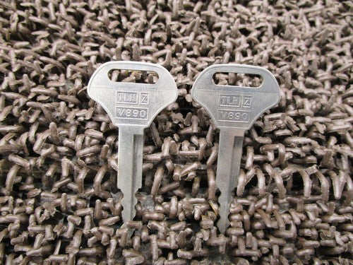 Kawasaki W650 EJ650AE Top Bridge Stem Ignition Key Set 39mm