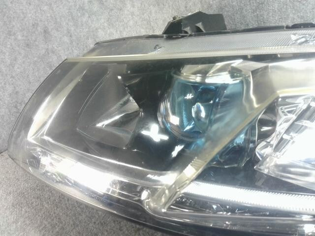Honda CR-Z DAA-ZF1 Left Headlight Koito 100-22010 33151-SZT-J12