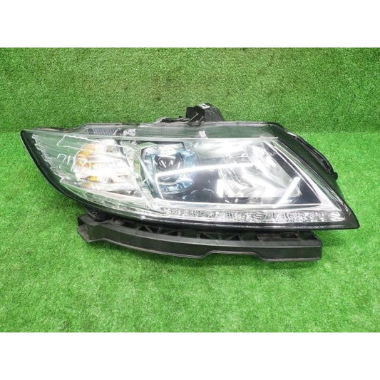 [USED] Honda CR-Z DAA-ZF1 Right Headlight Alpha NH624P Koito 100-22010 33101-SZT-J12