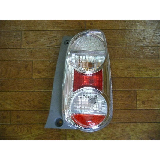[USED] Toyota Passo KGC30 NGC30 KGC35 2010-2016 Tail Light Lamp Right Koito 220-51004
