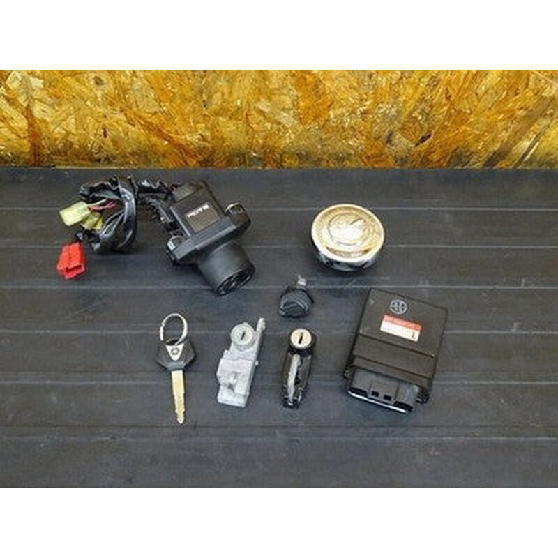 [USED] Yamaha SR400 RH03J-006 Ignition Key Set ECU Igniter 2016