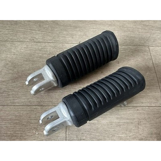 [USED] Harley-Davidson OEM Footpegs Foot Pegs M8 Breakout Milwaukee Eight Softail