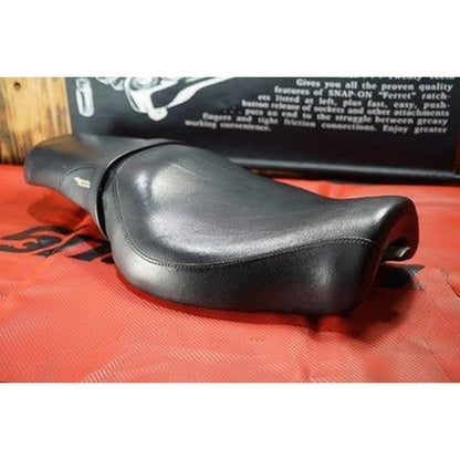 [USED] Harley-Davidson XL883 Genuine OEM Seat 2009 8R100301