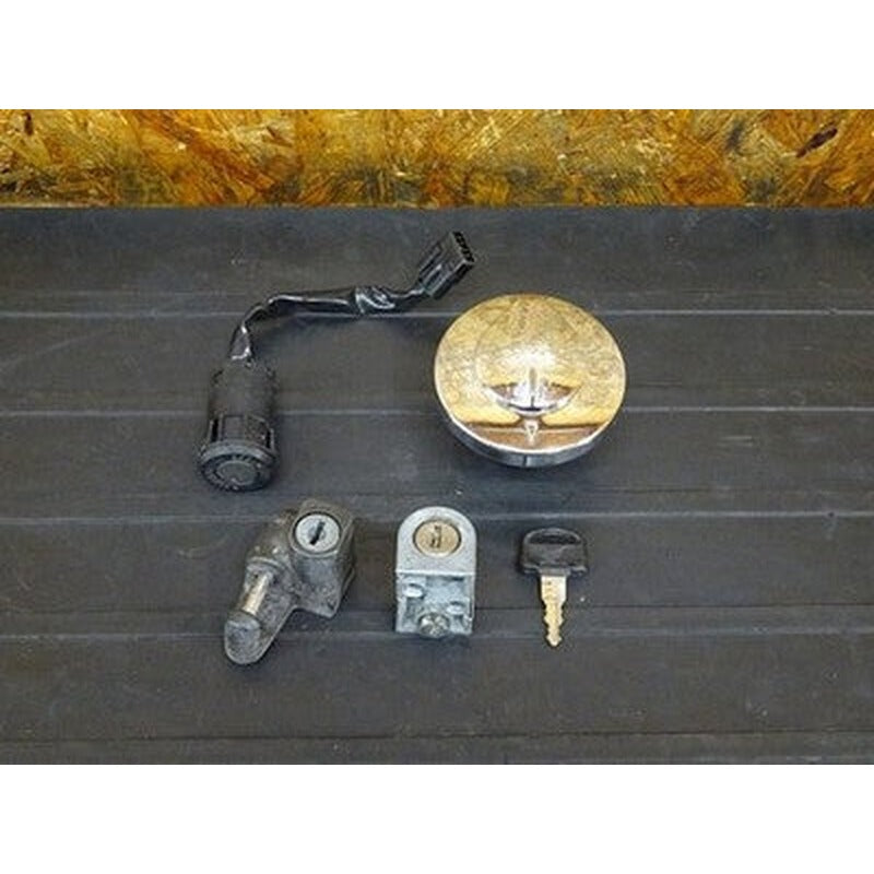 [USED] Honda XR100 Motard Ignition Key Set Tank Cap Handle Lock HD13-1100