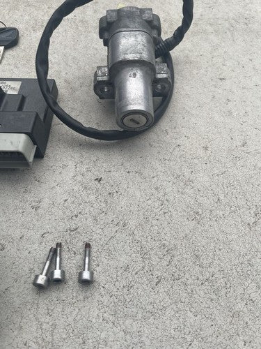 Honda CBR1100XX Super Blackbird ECU Ignition Key Set ED Export