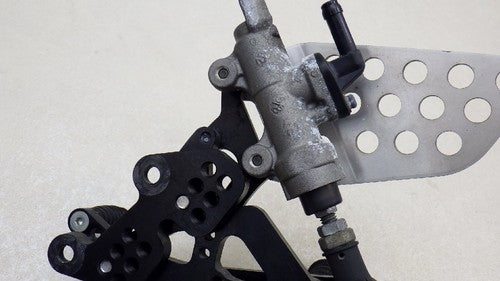 Striker Honda CBR954RR FireBlade Rearsets SC50