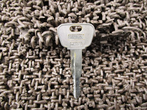 Yamaha FZ400 4YR Top Bridge Stem Main Key Set Used