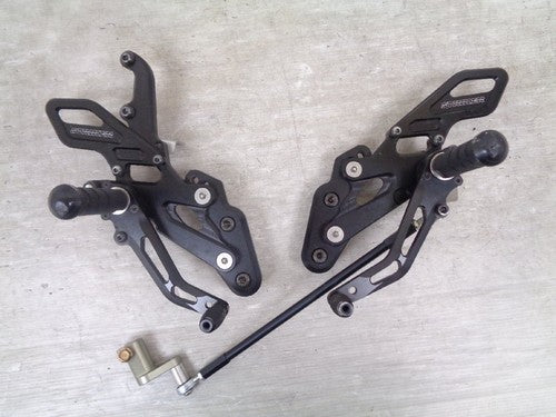 Striker Yamaha FZ1 Feather RN21J Rearset Kit 4-Position Black