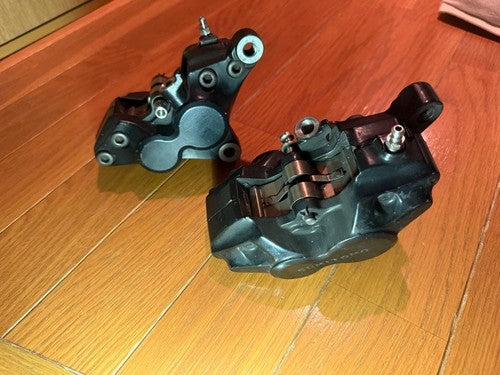 Yamaha TZR250R 3XV Front Brake Caliper Set