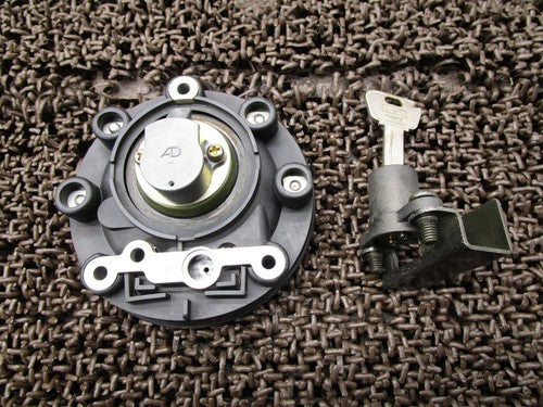 Yamaha FZ400 4YR Top Bridge Stem Main Key Set Used