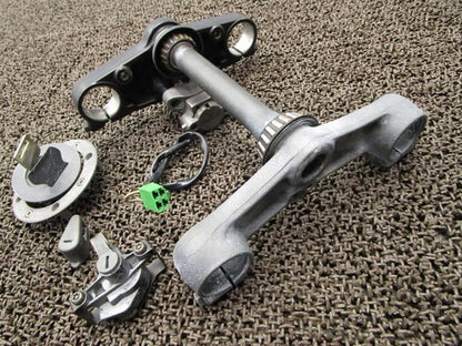 Suzuki RF400R Top Bridge Stem Main Key Set Tank Cap GK78A
