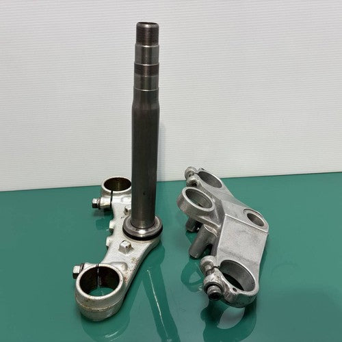 Yamaha TZR250 2XT Genuine OEM Steering Stem Top Bridge Set 39mm