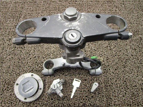 Suzuki RF400R Top Bridge Stem Main Key Set Tank Cap GK78A