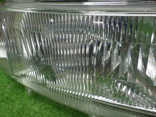 Toyota 2003-2006 Scion XB bB NCP30 35 Headlights Lamps Left Right Set