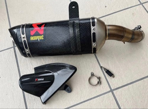 Akrapovic Slip-On Muffler Yamaha YZF-R25 MT25 YZF-R3 MT03 Carbon