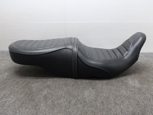 K&H Double Seat Tuck Roll Harley-Davidson Touring 2008+