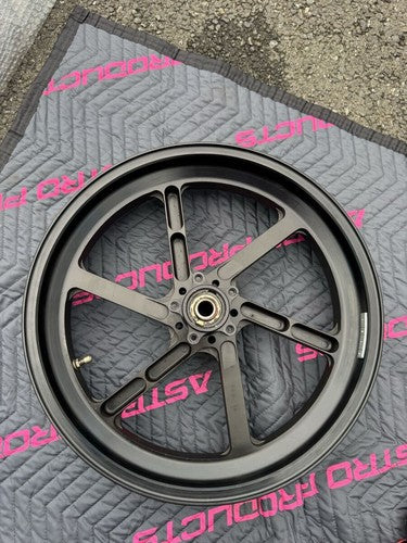 HIPOINT Kawasaki GPz900R Front Wheel Aluminum 3.50-17 A12