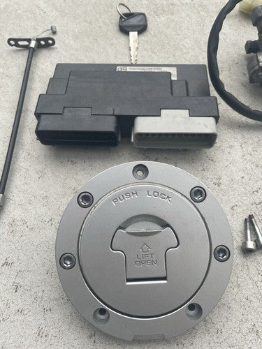 Honda CBR1100XX Super Blackbird ECU Ignition Key Set ED Export