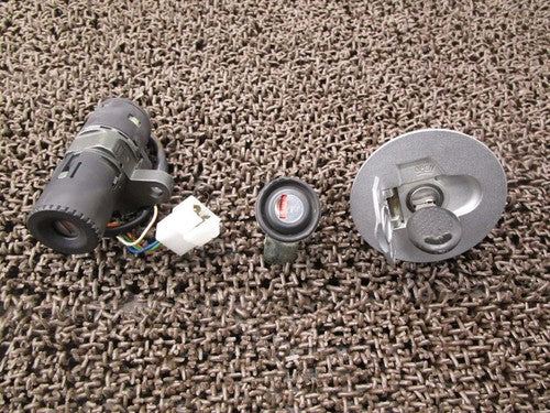 Aprilia RS50 AM6 Ignition Key Set Tank Cap SE Carburetor