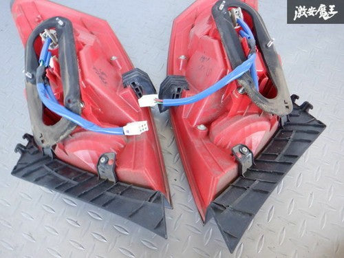 Toyota GRX120 GRX121 GRX125 MARK X Genuine Taillamp Light Tail Lamp Set
