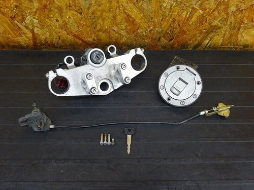 Yamaha XJR1300 RP01J RP03J Ignition Key Set Top Bridge