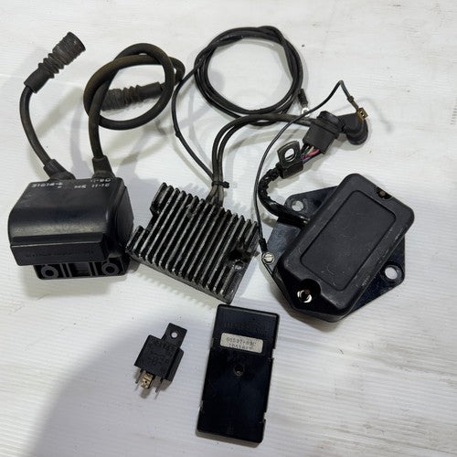 Harley-Davidson Electra Glide Police FLHTP ECU Regulator Relay Ignition Coil