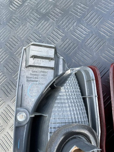 Toyota Genuine Tail Lamp Left And Right Sets For Hiace 200 Koito 26-120