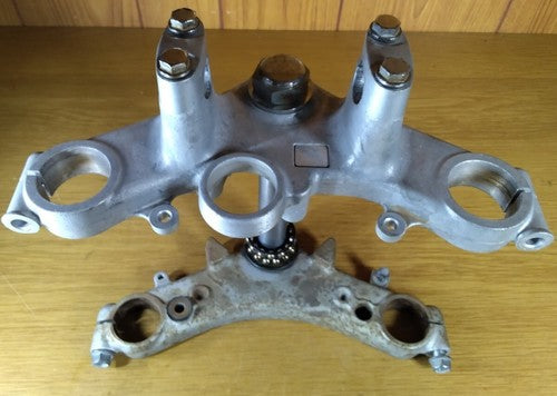 Honda FTR223 MC34 Genuine OEM Steering Stem Top Bridge Set
