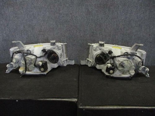 Toyota bB NCP30 35 Headlights Lamps Left Right Set