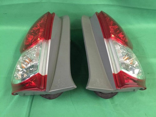Toyota Rumion Scion Xb ZRE152 Tail Lights Lamps Set STANLEY 12-541 JDM