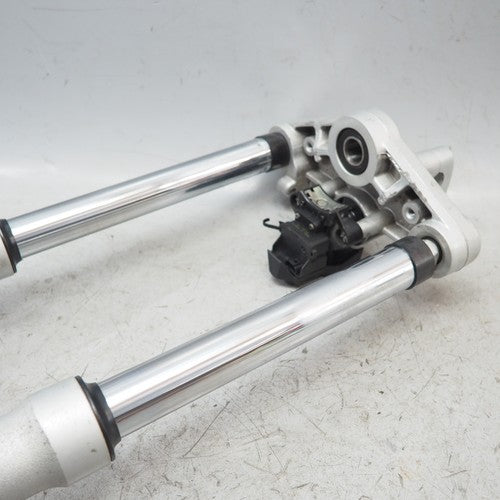 BMW R1200RT OEM Front Fork Top Bridge Main Key 2005-2009