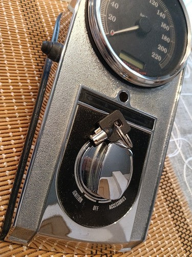 Harley-Davidson 2004 Softail FXSTF Speedometer Odometer 67411-04