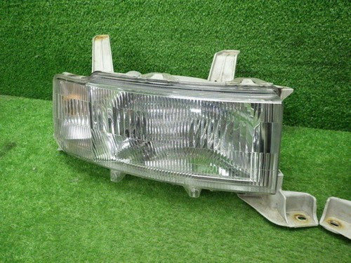 Toyota 2003-2006 Scion XB bB NCP30 35 Headlights Lamps Left Right Set