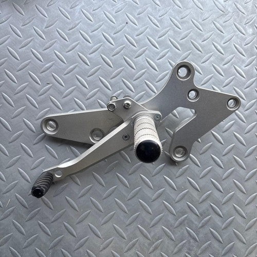 WR'S Rearsets for Kawasaki Zephyr 400 / Zephyr χ Kai 1996