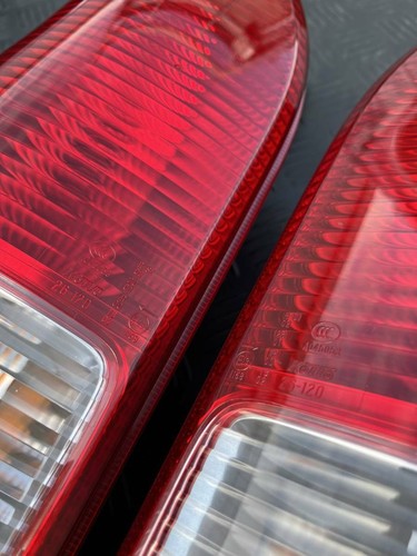 Toyota Genuine Tail Lamp Left And Right Sets For Hiace 200 Koito 26-120