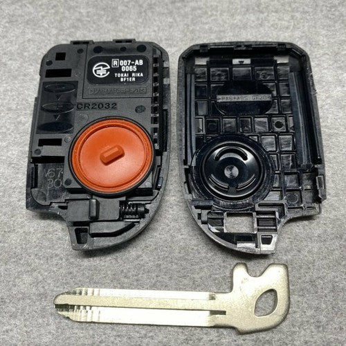 007-AB0065 Toyota Hiace Genuine 2 Button Smart Key FOB Keyless RHD OEM JDM