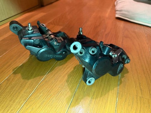 Yamaha TZR250R 3XV Front Brake Caliper Set