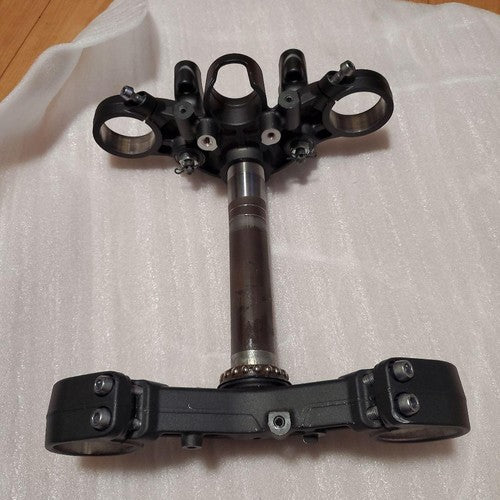 Kawasaki Z900RS Stem Under Bracket Black 2024
