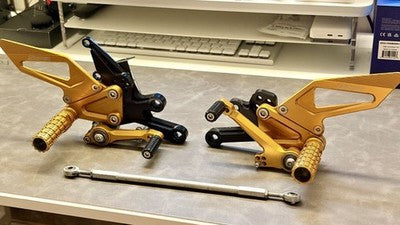 SNIPER Rearsets Yamaha YZF R7 Gold Brake Step