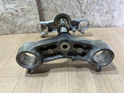 Suzuki TL1000R VT52A-100 Steering Stem Top Bridge