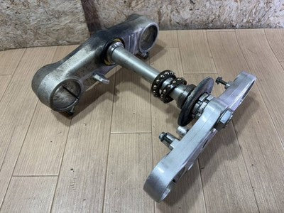 Suzuki TL1000R VT52A-100 Steering Stem Top Bridge