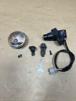 Kawasaki W650 EJ650A Ignition Key Set Lock Tank Cap Seat