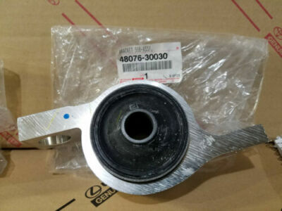 Lexus Front Lower Control Arm Bushing Set Genuine 48075-30030 48076-30030