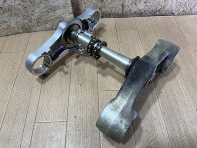 Suzuki TL1000R VT52A-100 Steering Stem Top Bridge