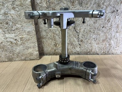 Suzuki TL1000R VT52A-100 Steering Stem Top Bridge