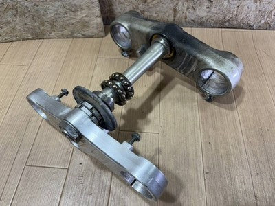 Suzuki TL1000R VT52A-100 Steering Stem Top Bridge