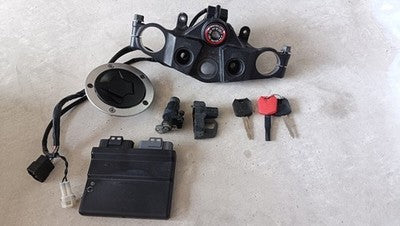Kawasaki ZRX1200 DAEG Ignition Key Set Red Key Spare Full Set
