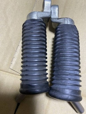 Harley-Davidson XL1200X Sportster Foot Pegs Left Right OEM