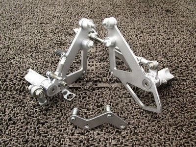 Beet Yamaha FZR400R Rearsets Footpegs 1WG Carburetor