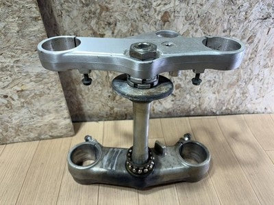 Suzuki TL1000R VT52A-100 Steering Stem Top Bridge